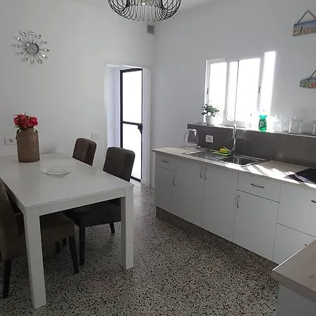 Amplio Con Terraza Privada, Piscina Compartida En Arico * Santa Cruz de Tenerife