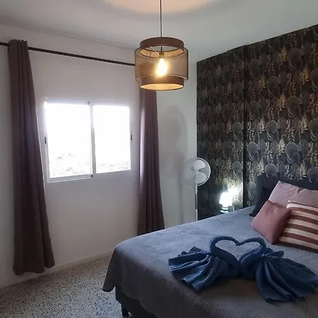 Amplio Apartamento Con Terraza Privada, Piscina Compartida En Arico